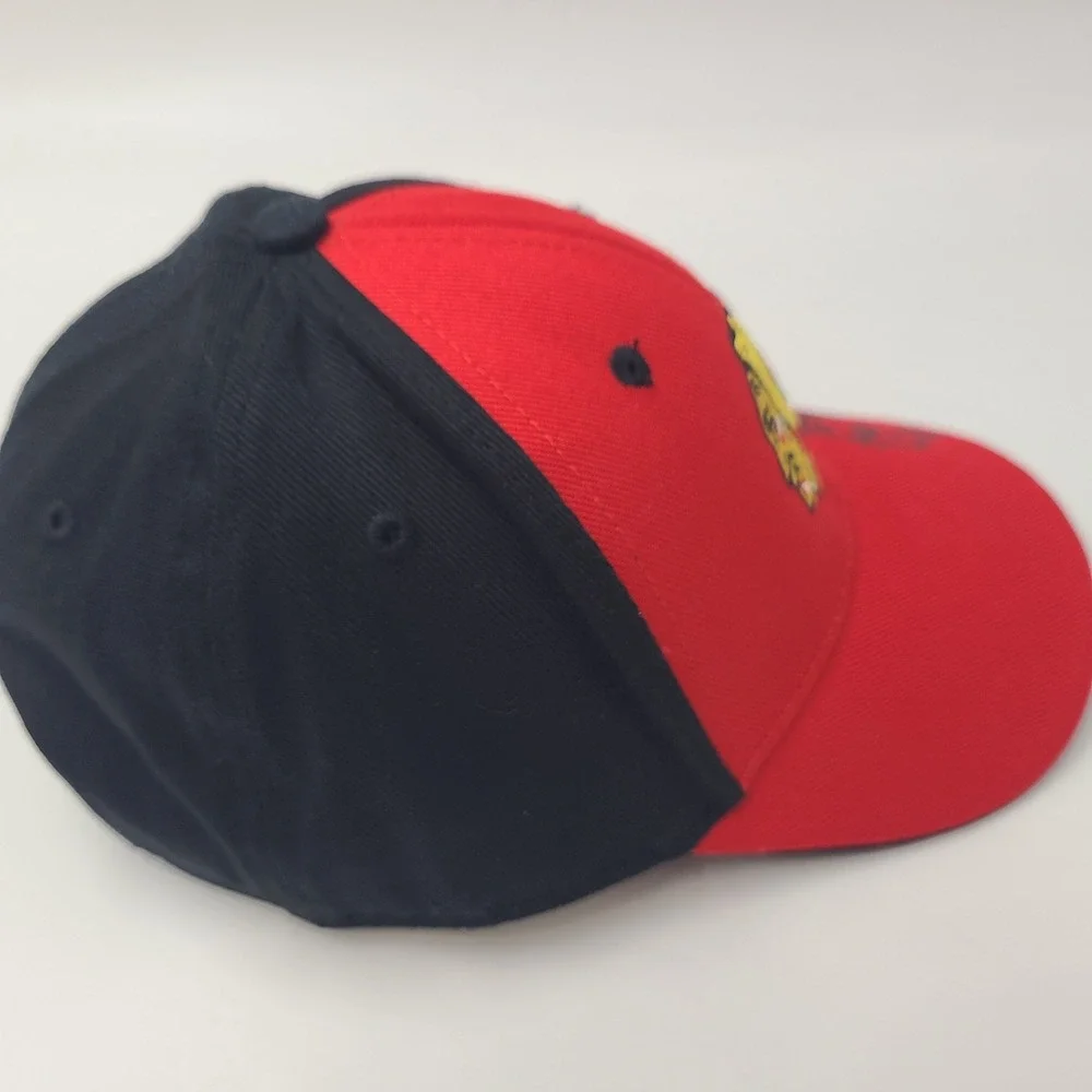 Kids Chicago Blackhawks Hat Adjustable Fan Favorite Red Black NHL Hockey Boys
